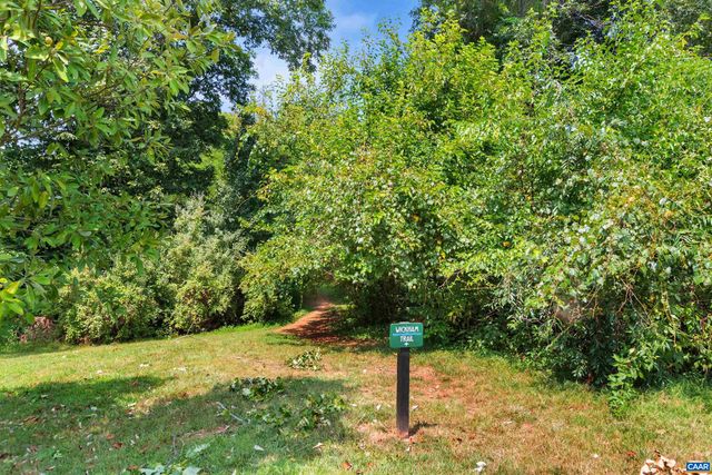 1490 WICKHAM POND DR, Charlottesville, VA 22901