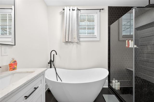 37 Poplar Street, Porterdale, GA 30014