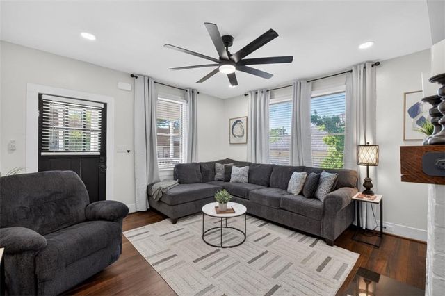 37 Poplar Street, Porterdale, GA 30014