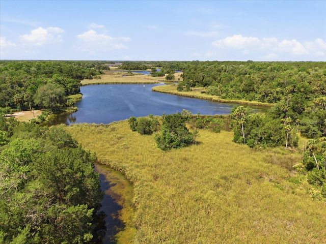 8979 W WHITE DOGWOOD DRIVE, Homosassa, FL 34448
