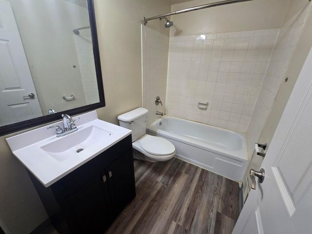 2508 Nassau Drive, 32E, Columbus, OH 43232