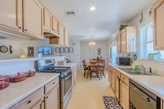 1551 SEMINOLE Drive, El Paso, TX 79928