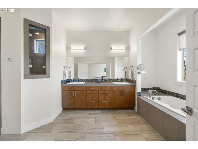 31826 Nw Redhaven St, Hillsboro, OR 97124
