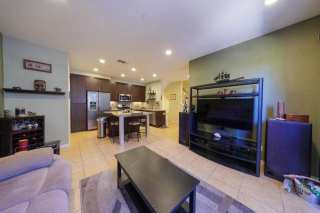 2118 Cosmo Way, San Marcos, CA 92078