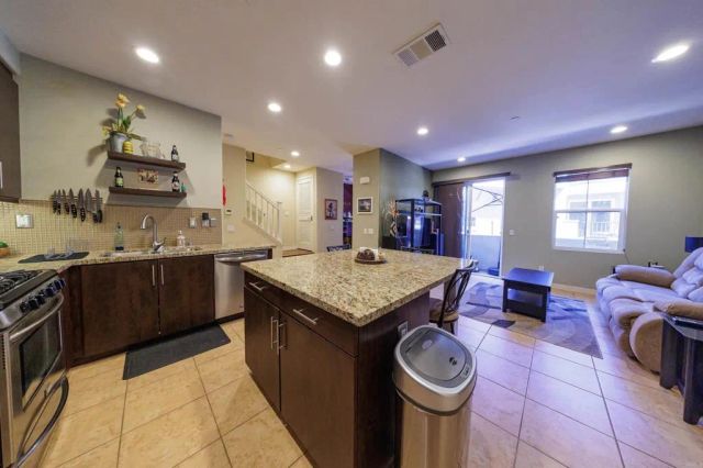 2118 Cosmo Way, San Marcos, CA 92078