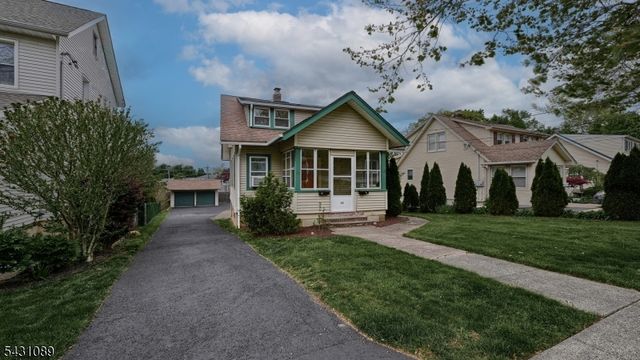 13 Parkway West, Caldwell Boro Twp., NJ 07006