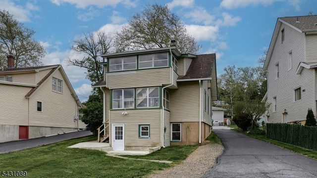 13 Parkway West, Caldwell Boro Twp., NJ 07006