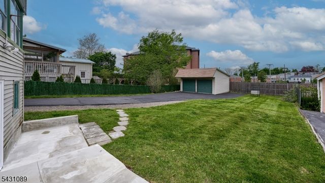 13 Parkway West, Caldwell Boro Twp., NJ 07006