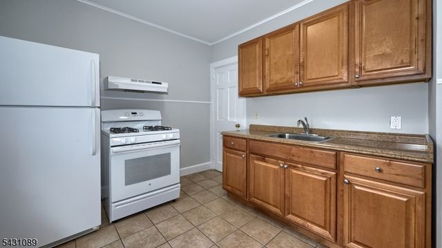 13 Parkway West, Caldwell Boro Twp., NJ 07006