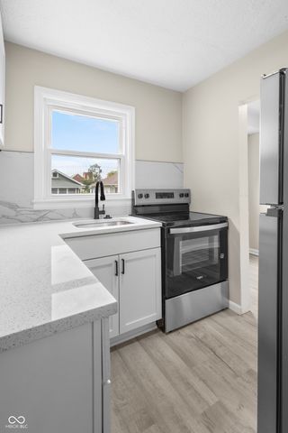 113 S 8th Avenue, Beech Grove, IN 46107
