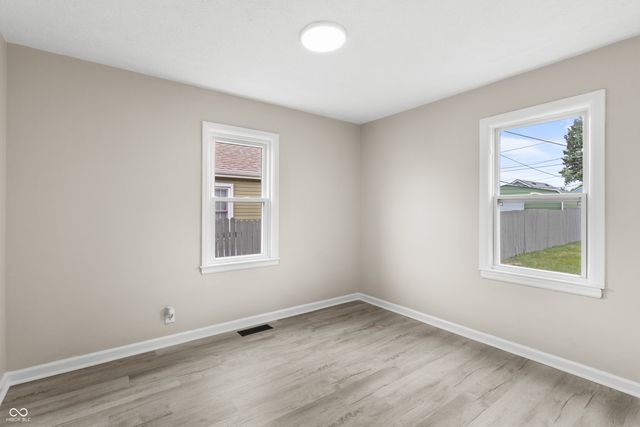 113 S 8th Avenue, Beech Grove, IN 46107