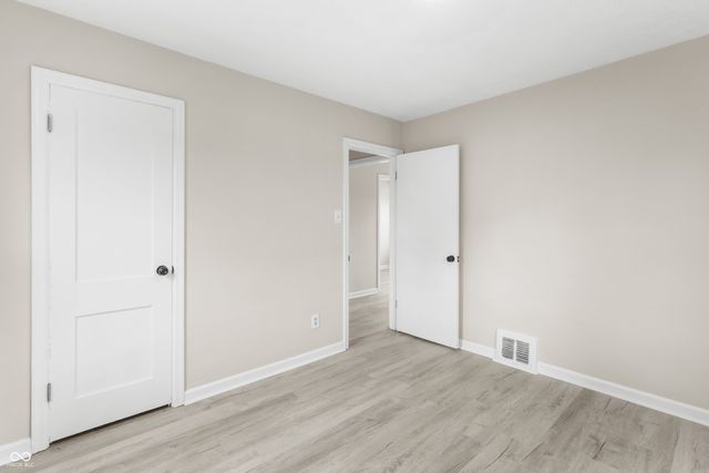 113 S 8th Avenue, Beech Grove, IN 46107