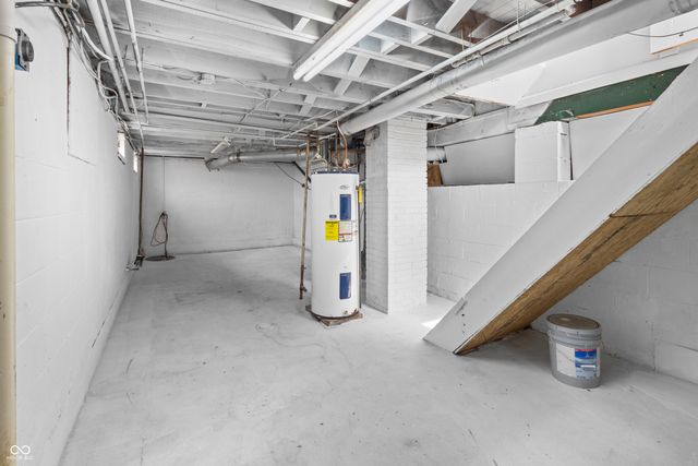 113 S 8th Avenue, Beech Grove, IN 46107