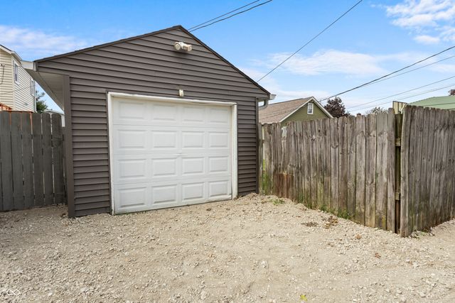 113 S 8th Avenue, Beech Grove, IN 46107