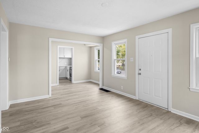 113 S 8th Avenue, Beech Grove, IN 46107