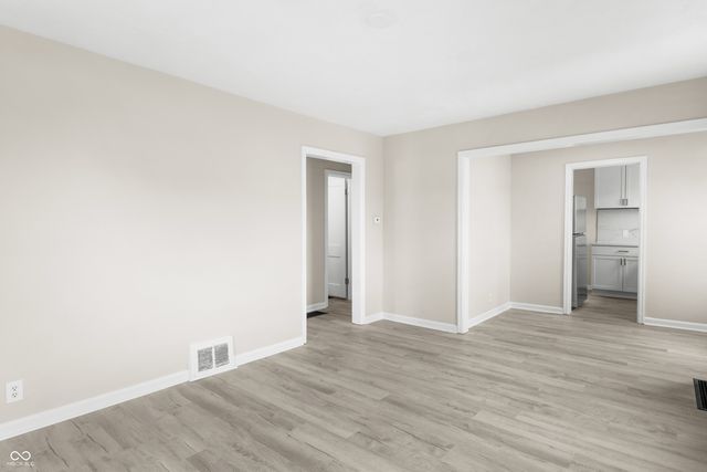 113 S 8th Avenue, Beech Grove, IN 46107