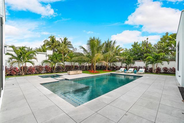 315 Ellamar Road, West Palm Beach, FL 33405