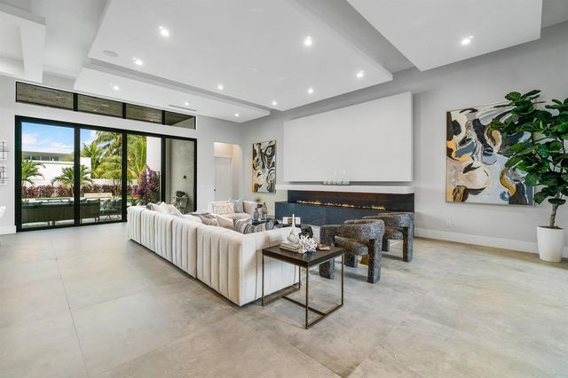 315 Ellamar Road, West Palm Beach, FL 33405