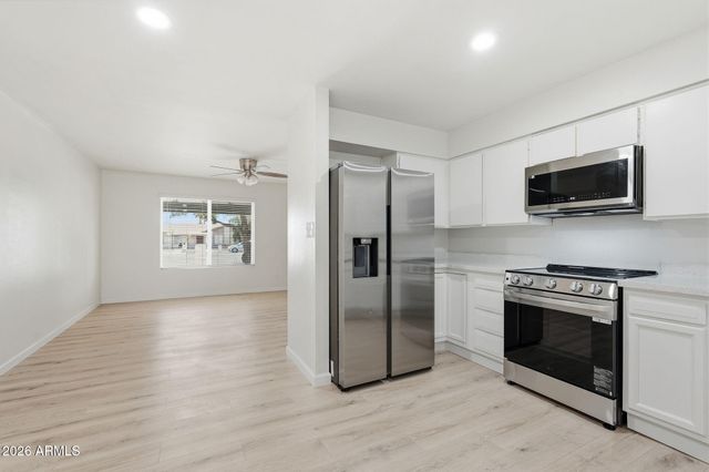 612 W FARMDALE Avenue, Mesa, AZ 85210