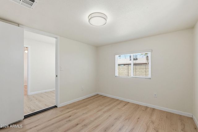 612 W FARMDALE Avenue, Mesa, AZ 85210