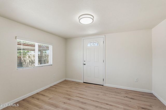 612 W FARMDALE Avenue, Mesa, AZ 85210