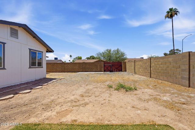 612 W FARMDALE Avenue, Mesa, AZ 85210