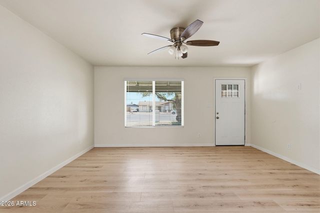 612 W FARMDALE Avenue, Mesa, AZ 85210