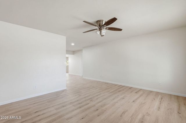 612 W FARMDALE Avenue, Mesa, AZ 85210