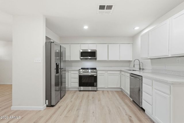 612 W FARMDALE Avenue, Mesa, AZ 85210