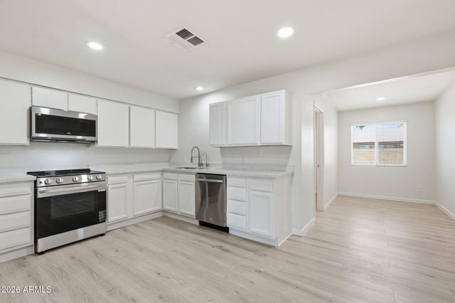 612 W FARMDALE Avenue, Mesa, AZ 85210