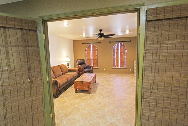 514 E John W Rd, Alpine, TX 79830