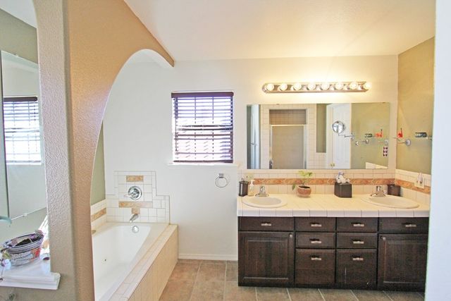 514 E John W Rd, Alpine, TX 79830