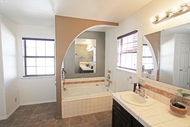 514 E John W Rd, Alpine, TX 79830