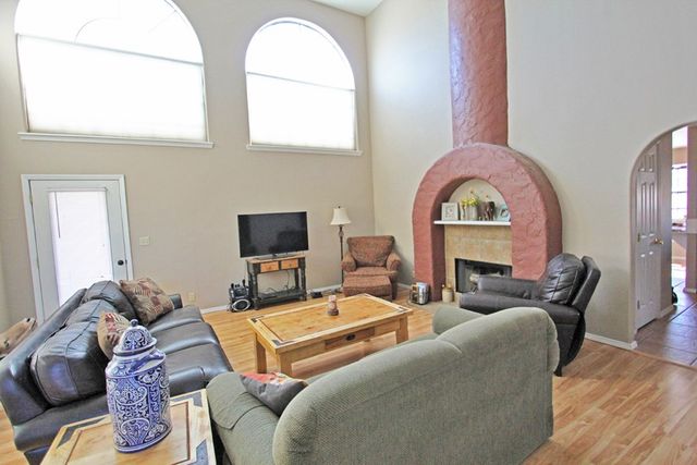 514 E John W Rd, Alpine, TX 79830