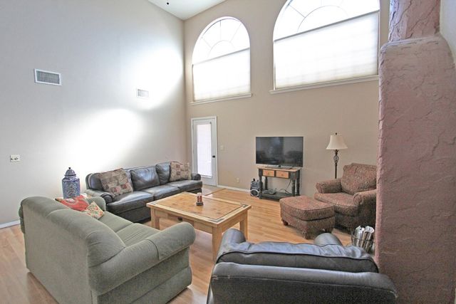 514 E John W Rd, Alpine, TX 79830