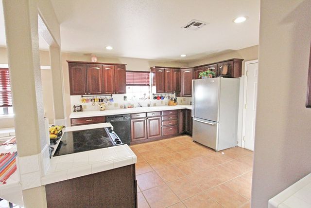 514 E John W Rd, Alpine, TX 79830