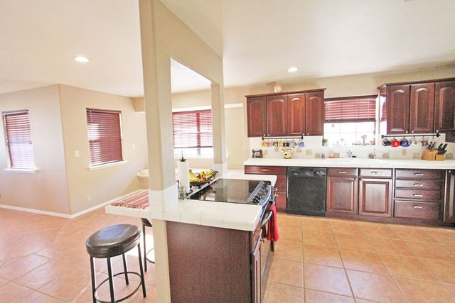 514 E John W Rd, Alpine, TX 79830