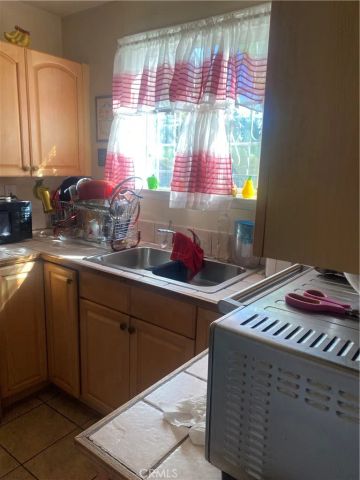 2115 W 102nd, Los Angeles, CA 90047