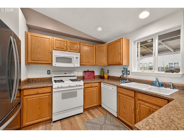 1801 Sw TAMARACK St, Mc Minnville, OR 97128