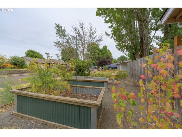 1801 Sw TAMARACK St, Mc Minnville, OR 97128
