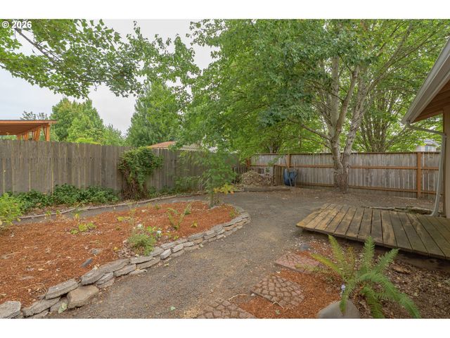 1801 Sw TAMARACK St, Mc Minnville, OR 97128