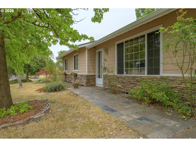 1801 Sw TAMARACK St, Mc Minnville, OR 97128