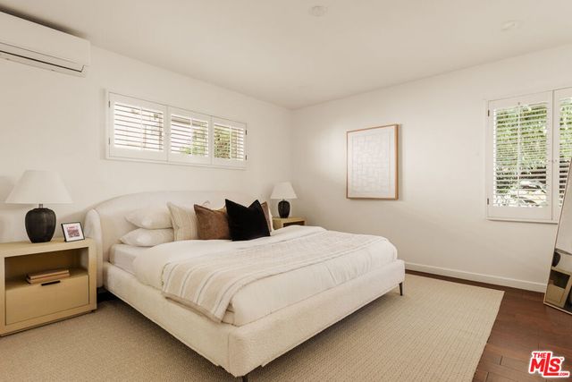 5124 S Corning Avenue, Los Angeles, CA 90056