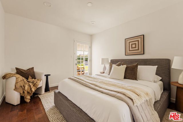 5124 S Corning Avenue, Los Angeles, CA 90056