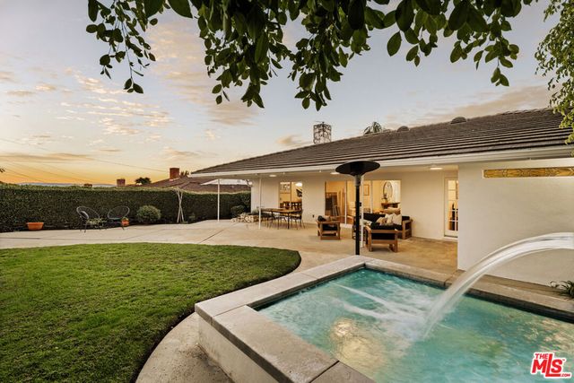 5124 S Corning Avenue, Los Angeles, CA 90056