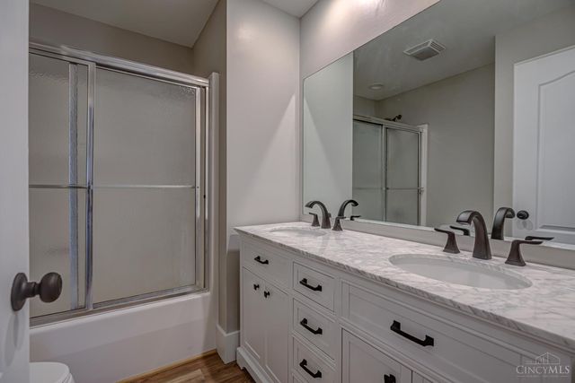 713 Heritage Drive, Trenton, OH 45067