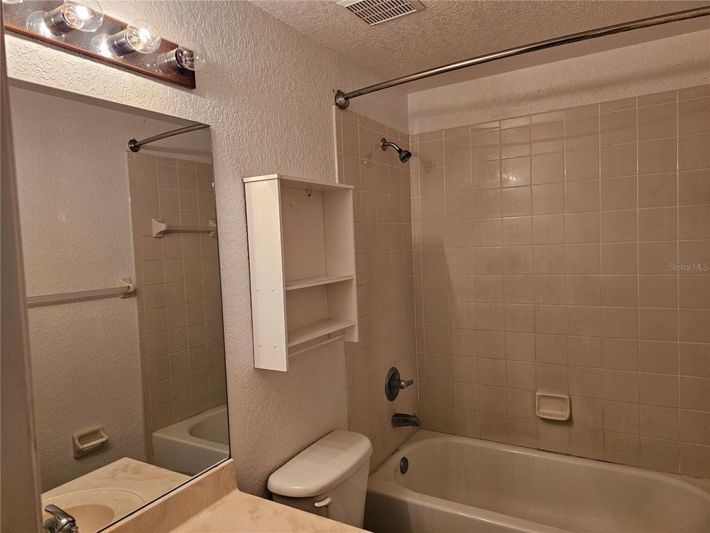 Image 5 of property listing at 8270 PEAK AVENUE, Lakeland, FL 33810