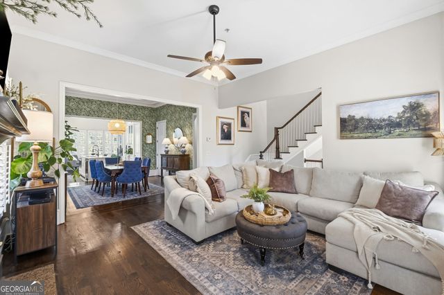 709 Hammond Drive, Woodstock, GA 30188