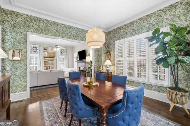 709 Hammond Drive, Woodstock, GA 30188