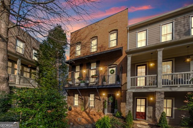 709 Hammond Drive, Woodstock, GA 30188